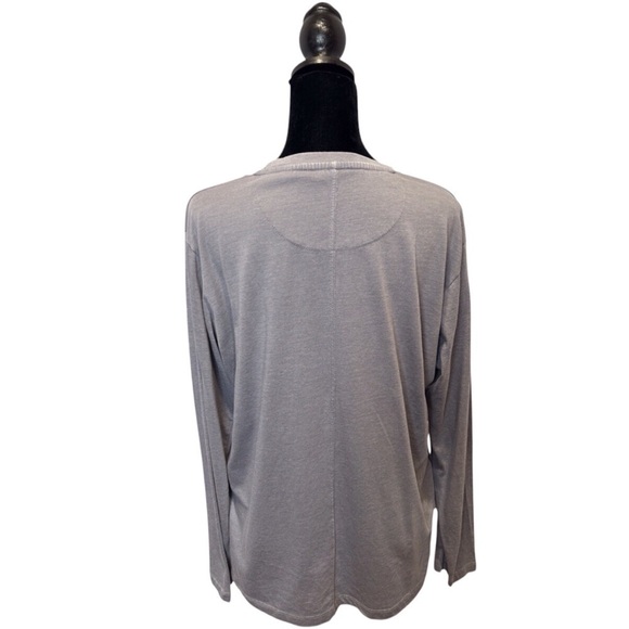 Women's Christmas Long Sleeve Top “LIT” Distressed Gray Light Bulbs Size-M EUC - Picture 3 of 8